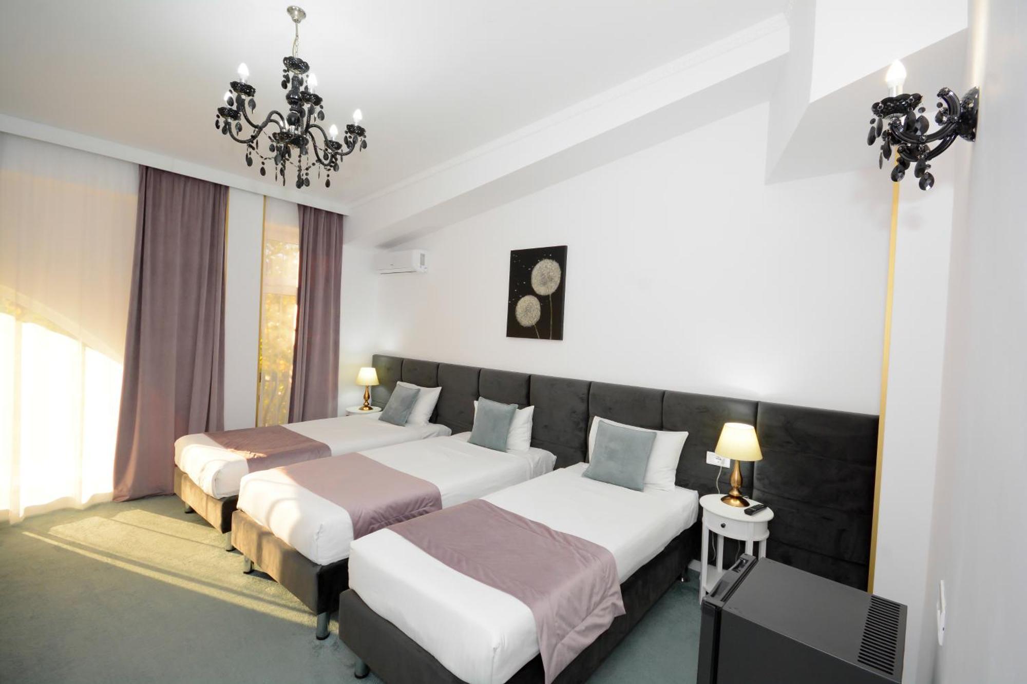 Hotel Andre´s Craiova Eksteriør billede