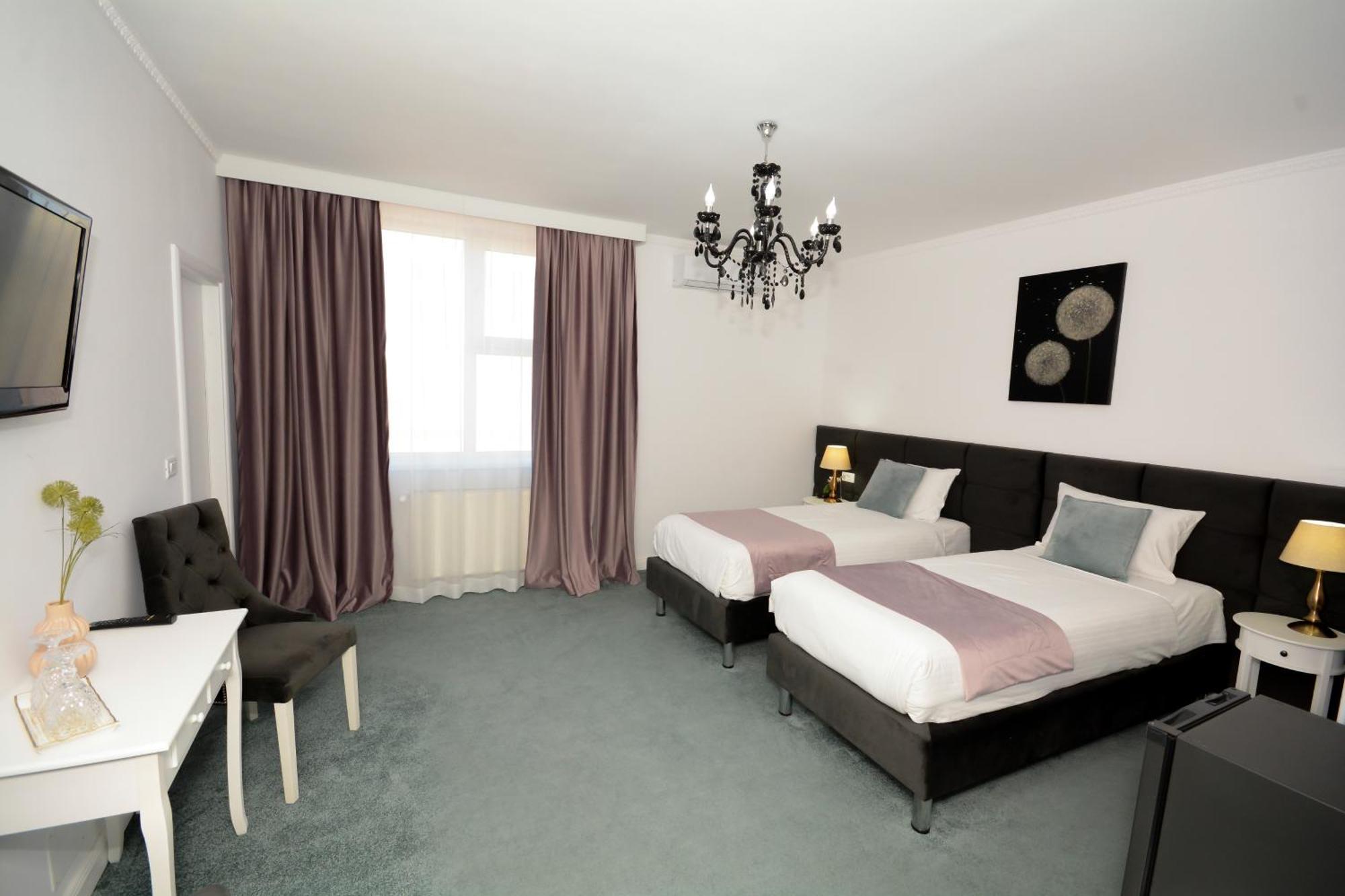 Hotel Andre´s Craiova Eksteriør billede