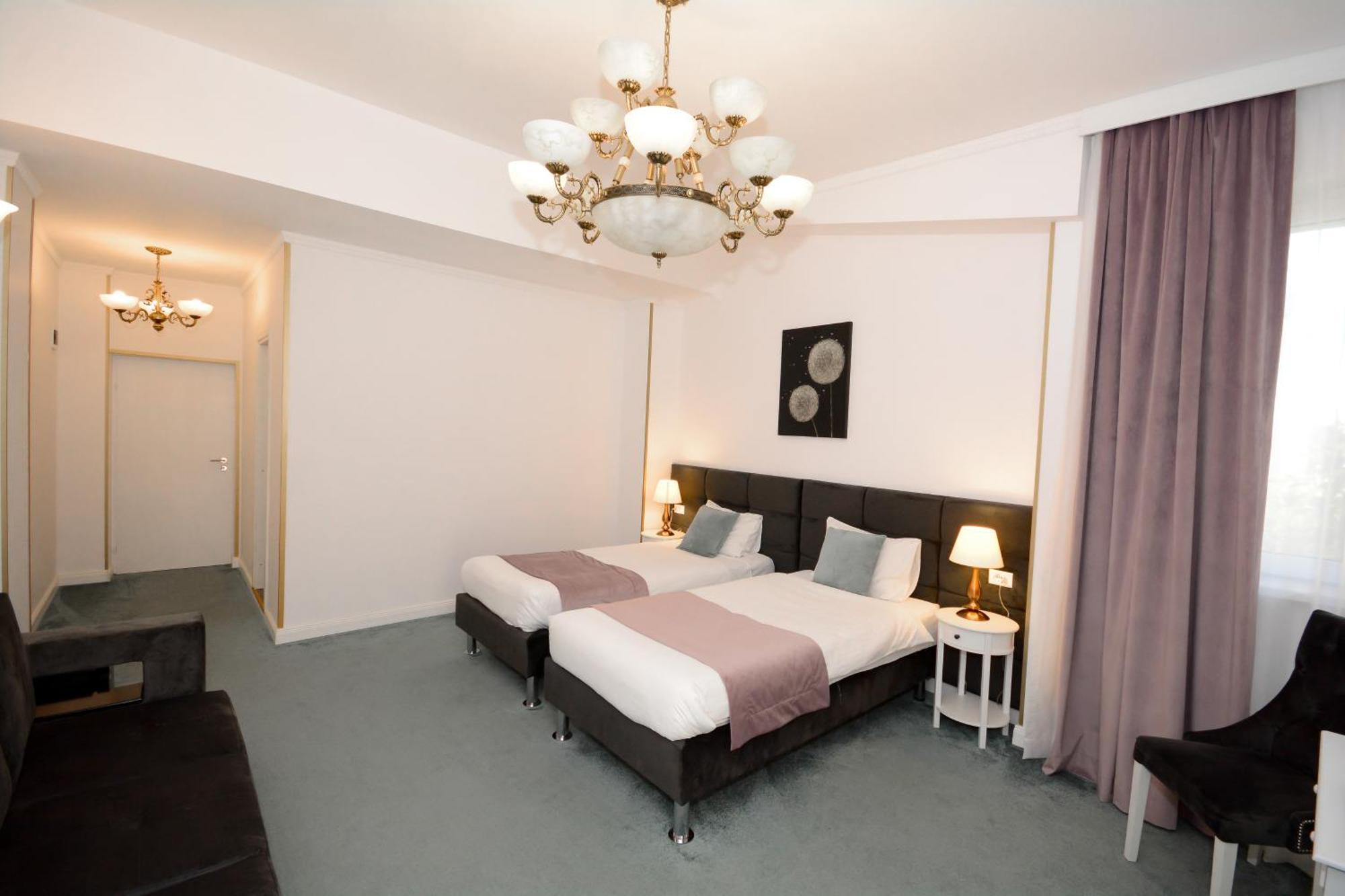 Hotel Andre´s Craiova Eksteriør billede