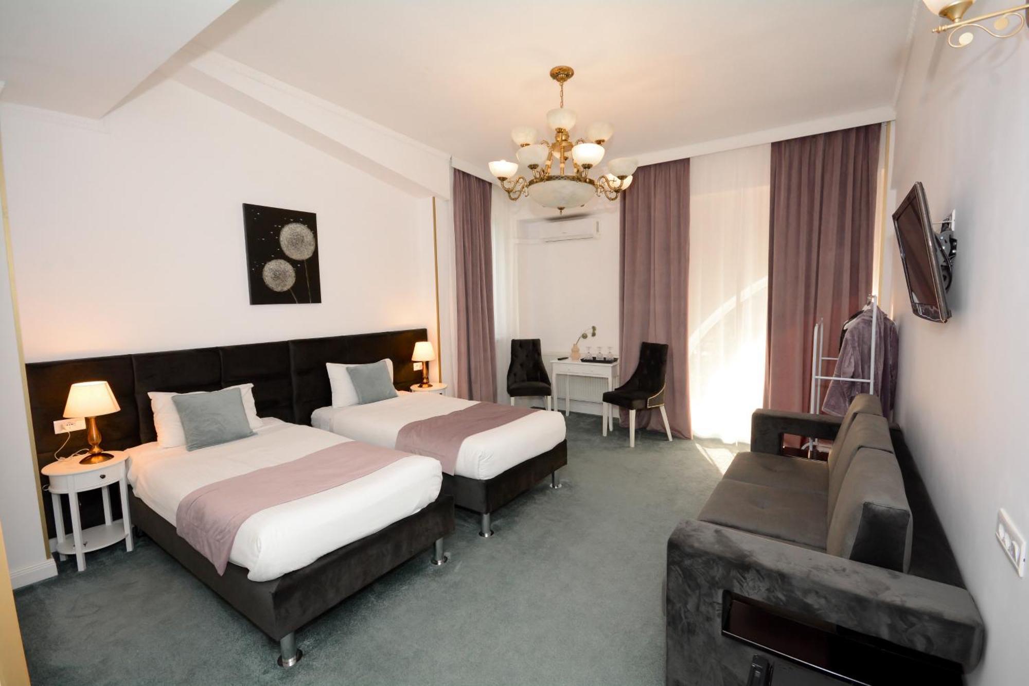 Hotel Andre´s Craiova Eksteriør billede