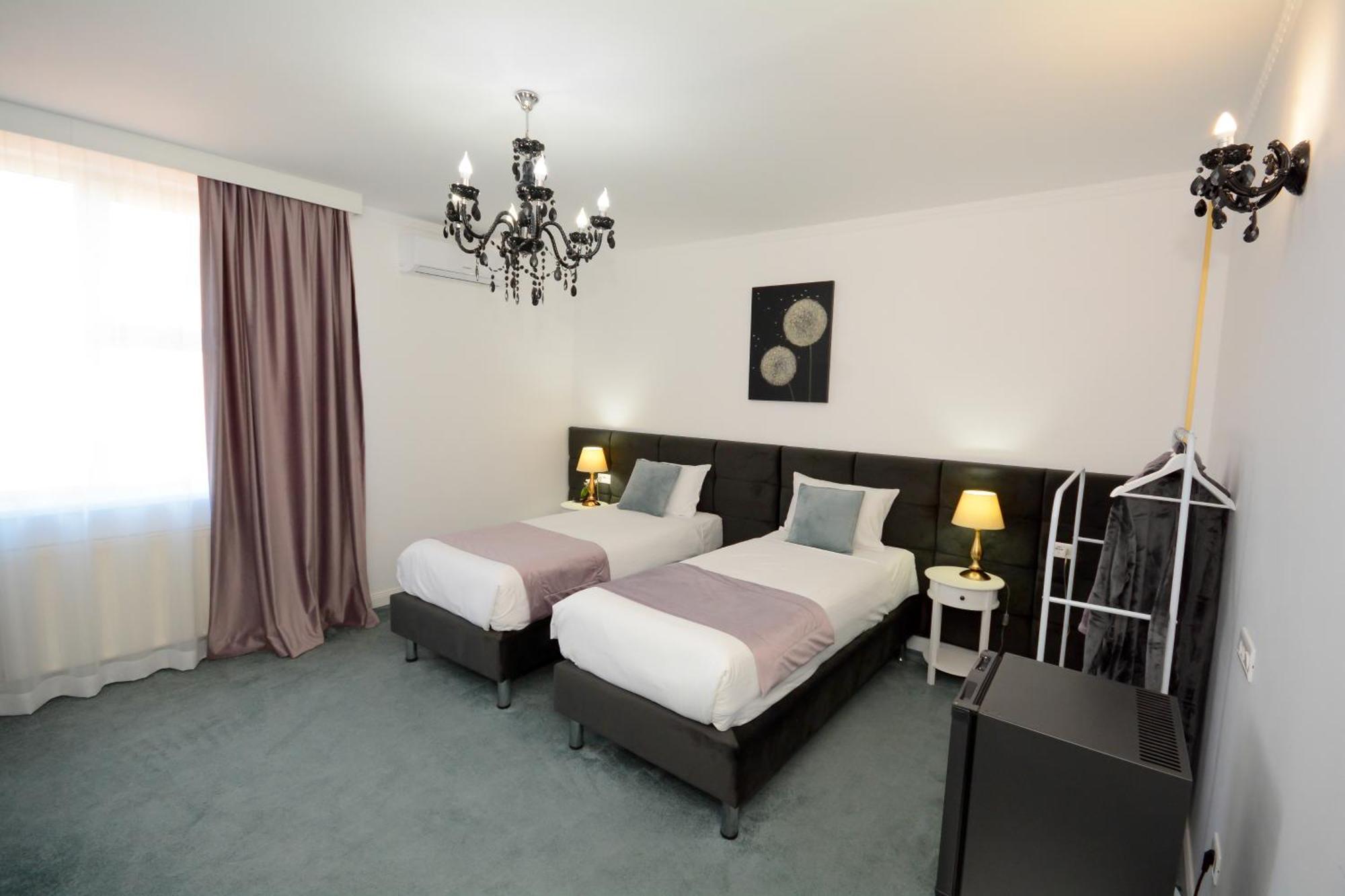 Hotel Andre´s Craiova Eksteriør billede