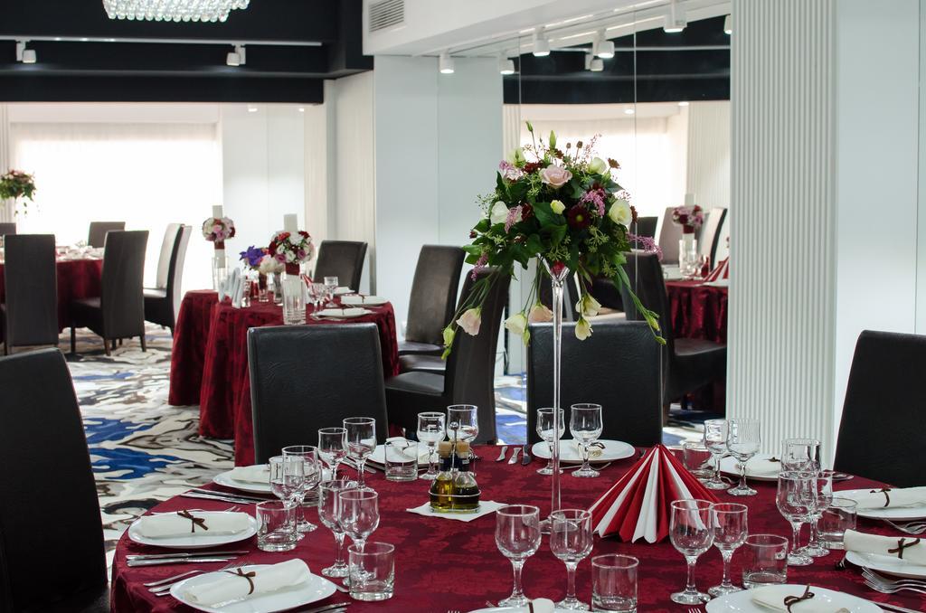 Hotel Andre´s Craiova Eksteriør billede