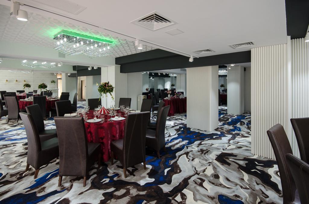 Hotel Andre´s Craiova Eksteriør billede